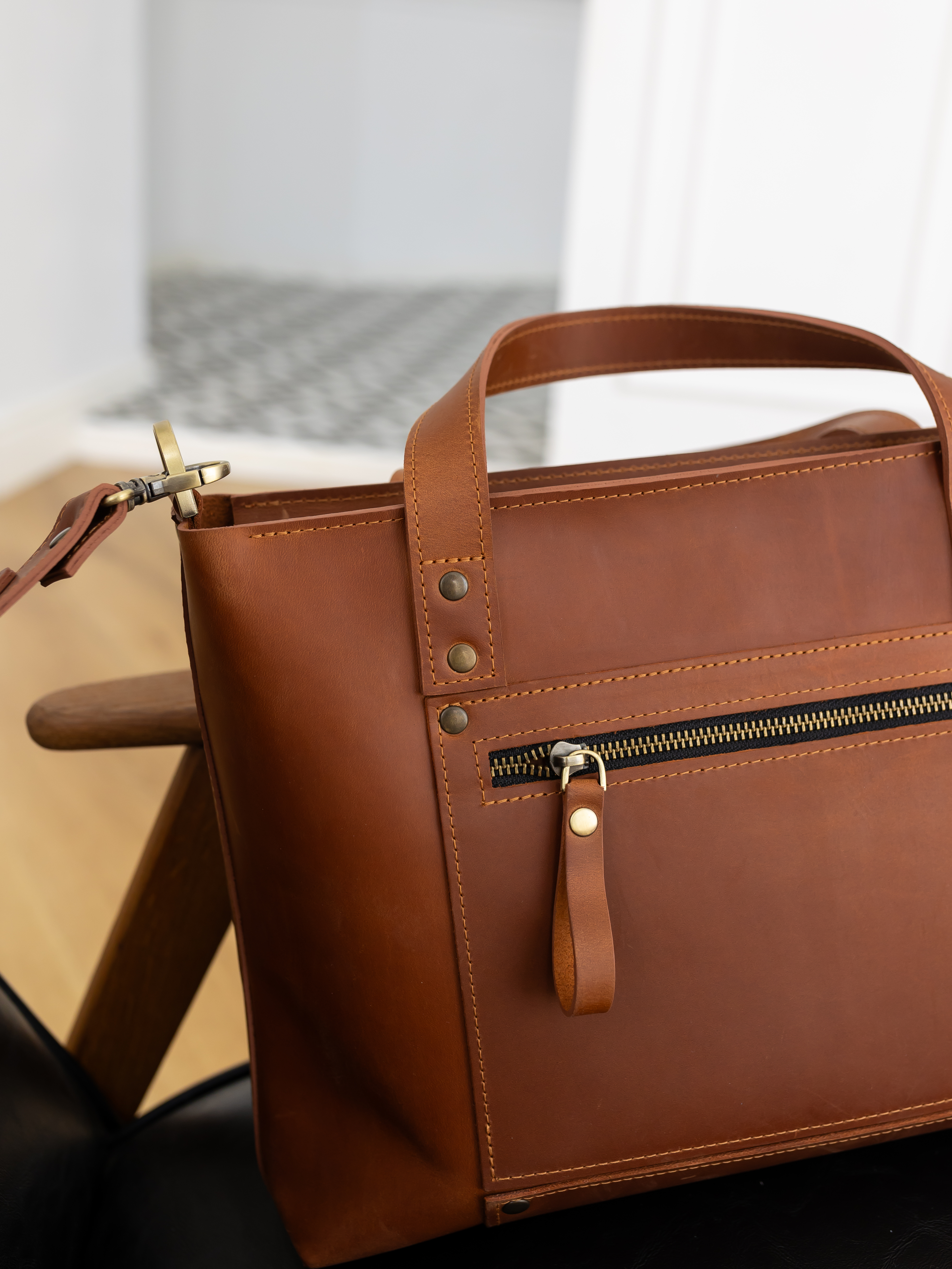 Opis procesu tworzenia torebek ze skóry naturalnej