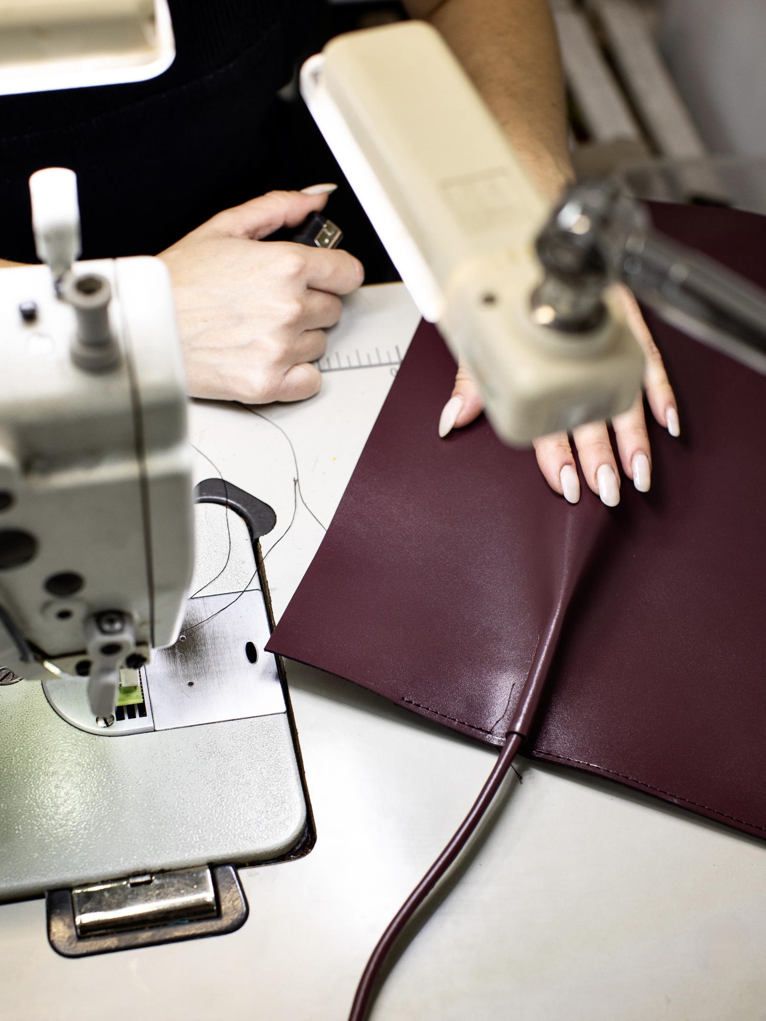 2. Szablony i precyzyjne cięcie.